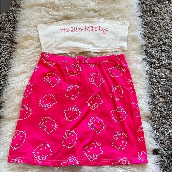 Hello Kitty Pink & White Skirt Set - Picture 1 of 2